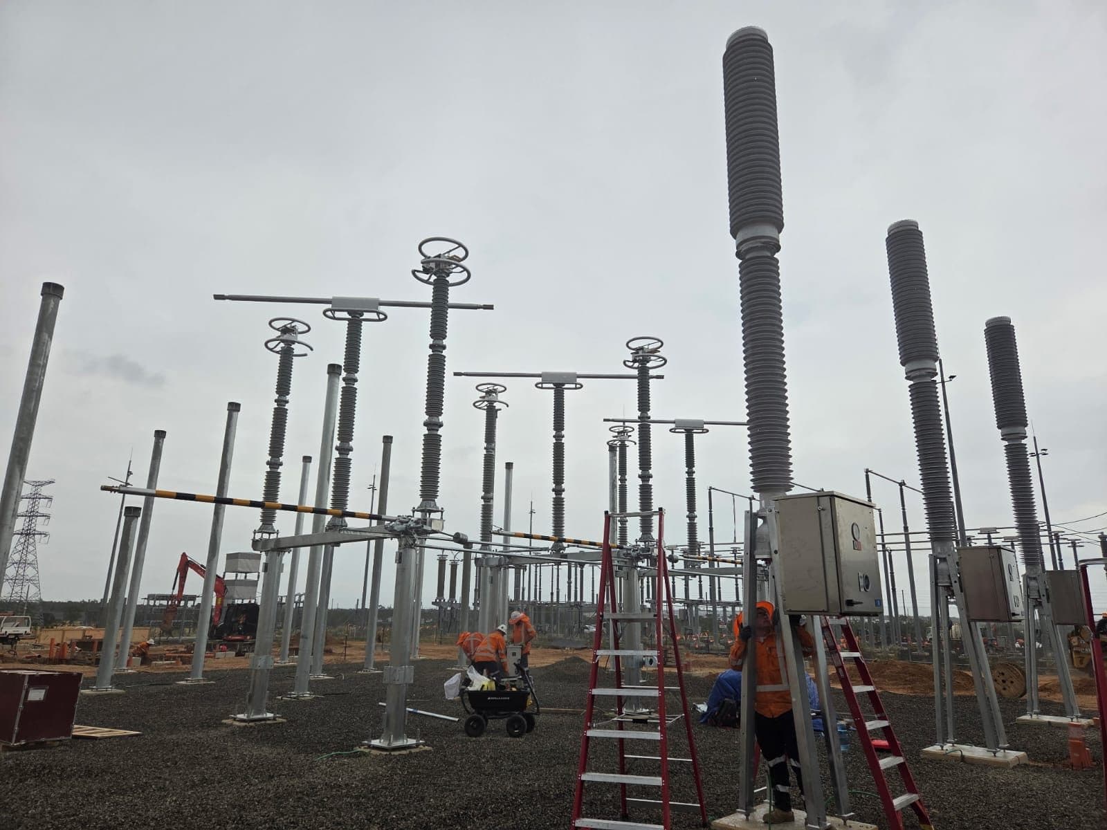 Giidjaa's Wandoan 275kV switchyard build